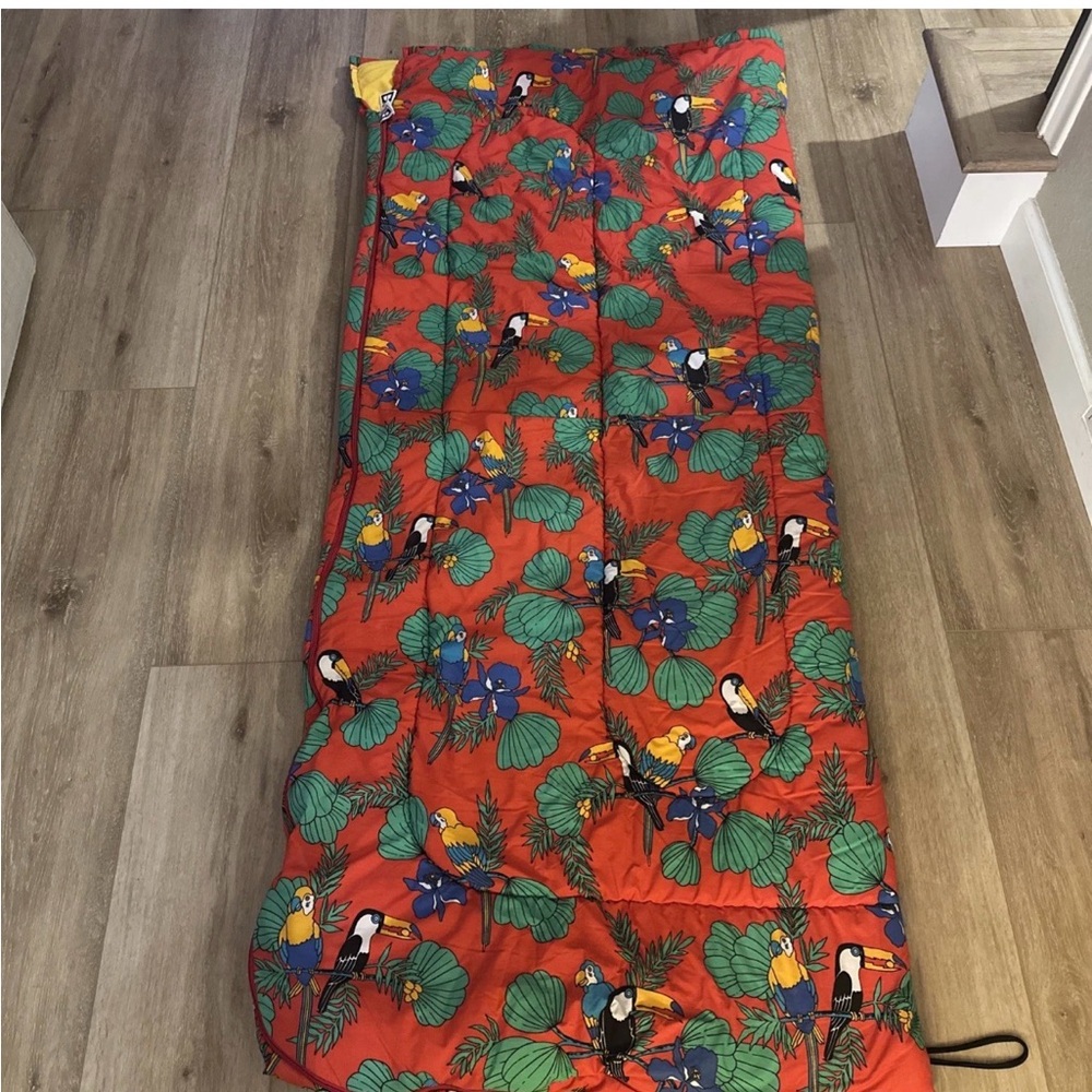 Vintage Coleman Sleeping Bag With Toucan Birds Jungle Theme Green Leaf (Red) - Picture 4 of 9